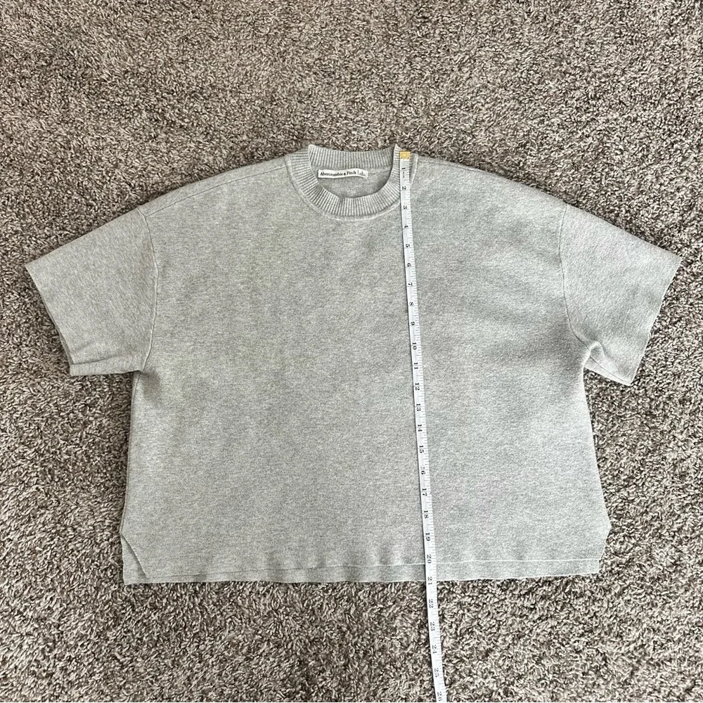 A&F Gray Short Sleeve Sweater - Picture 6 of 7